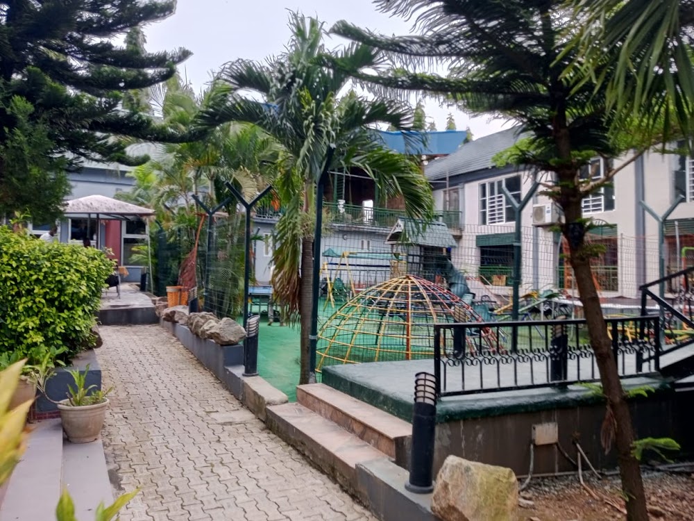 Sambeatz Hotel And Suites